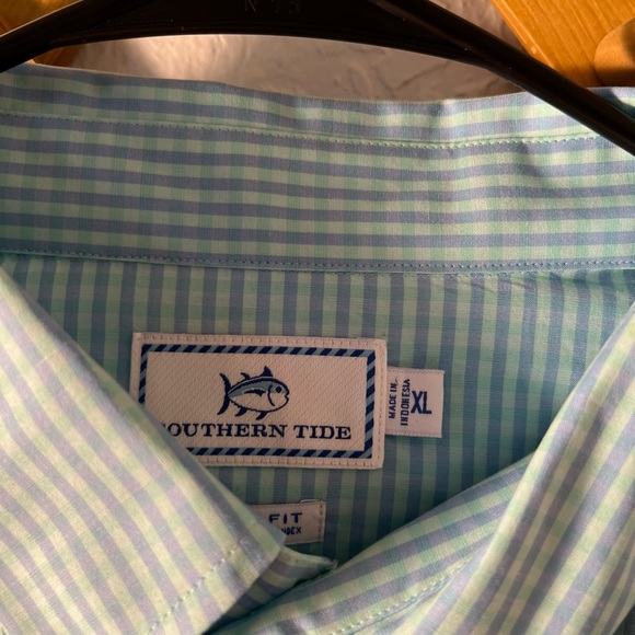 Southern tide button down shirt - Picture 3 of 4